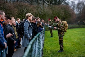 Het begin van de werving bij Luchtmobiel (foto: Defensie)