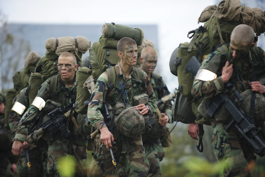 Mariniers in opleiding (foto: defensie.nl)