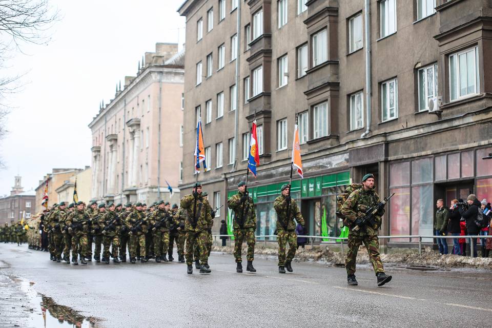 Parade in Estland (foto: ministerie van Defensie)