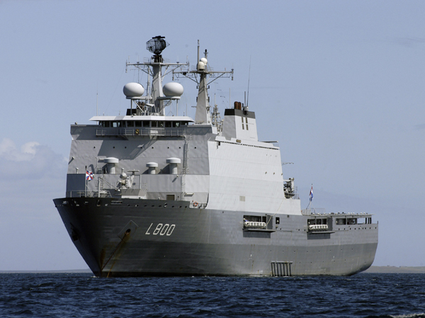 Zr.Ms. Rotterdam (foto: Defensie)